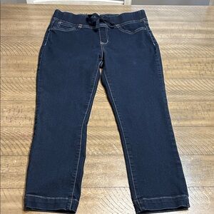 LEI pull on capris size medium